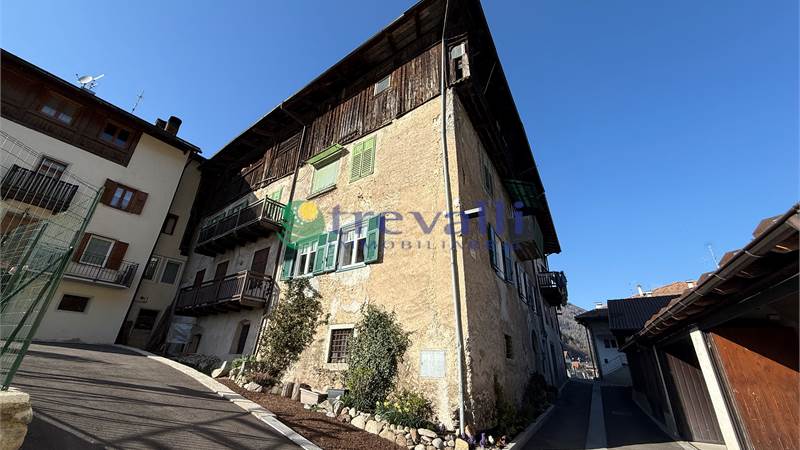 Porzione di casa da ristrutturare a Croviana